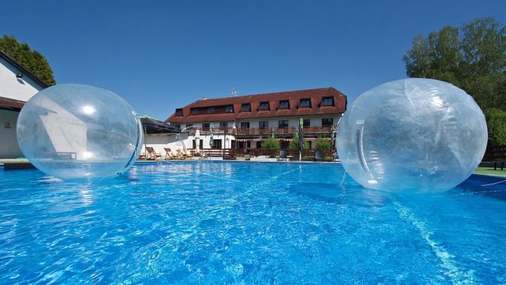 Aquazorbing ve Sporthotelu Kácov